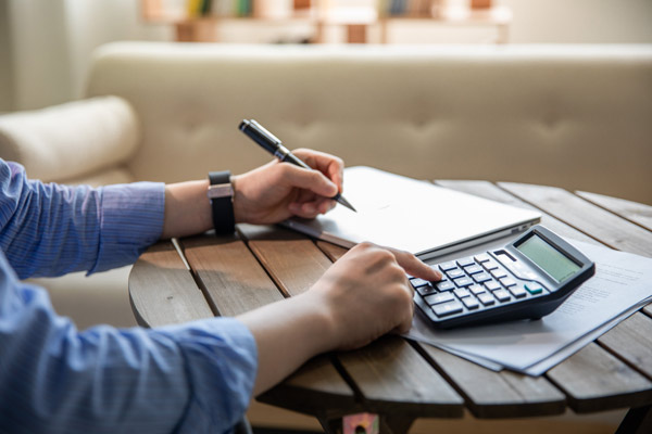 購買(mǎi)虛假發(fā)票違法 達到一定標準會(huì )坐牢